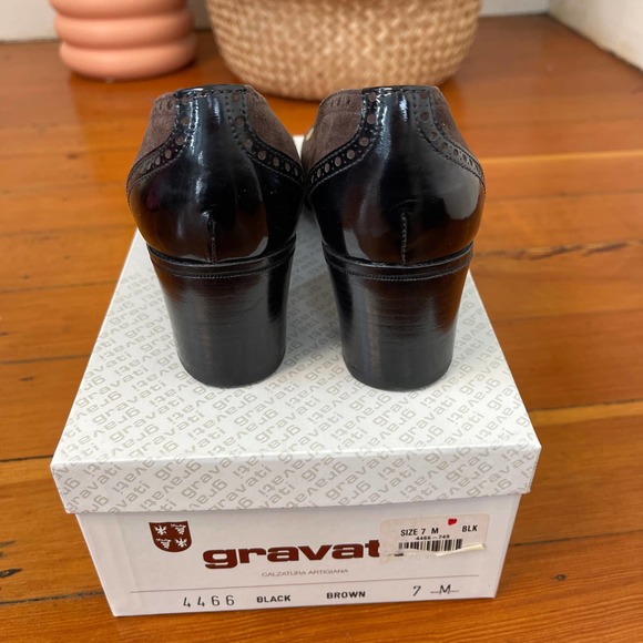 Gravati Wing Tip Pumps Brown Suede Black Patent Leather - Picture 2 of 6